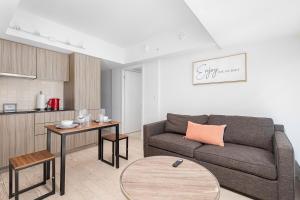 1BR with Sofa Bed that sleeps 3 by Yorkville!