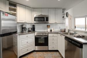 3BR in Tyndall Stone Lodge, Village Location with Olympic Plaza Views, Fireplace, Hot Tub