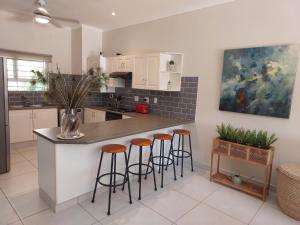 BAY RIDGE Sleep 6 close to beach