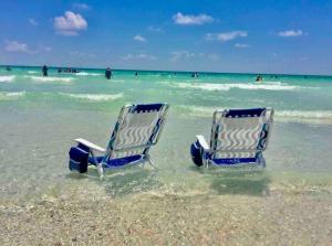 VILLA 3 walk to Beach, Pool, Daily Rentals