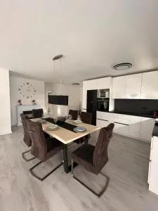 Ferienwohnung Reutlingen EG - 罗伊特林根