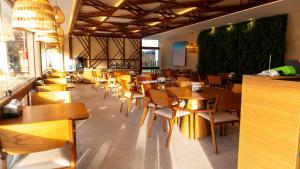 Makia Beach Experience - Flats em Muro Alto (CM) por Yolo