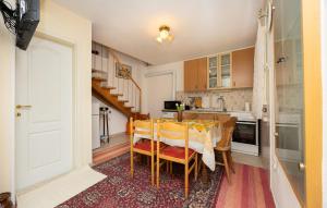 Pet Friendly Apartment In Kastel Stari