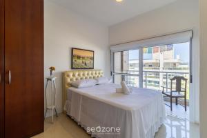 Cobertura c Jacuzzi em cond. pé na areia VIC0401