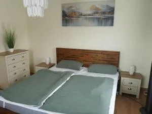 Vier Zimmer Appartment mit Küche & Bad - 韦因加尔滕