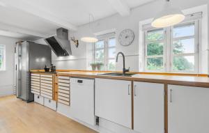 Stunning Home In Nørre Nebel