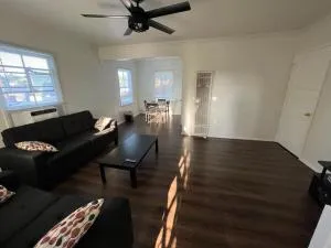 Affordable Quiet Private 2nd Floor Inglewood 1BR and 1BA - 英格尔伍德