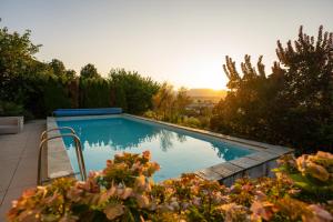 Brand New Apartment with Pool and Amazing View