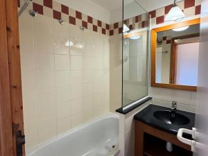 Résidence Callisto - Studio agréable · Accès direct aux pistes · Vue pistes · Casier à skis MAE-3705