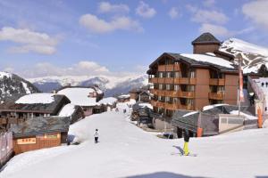 Résidence Callisto - Studio agréable · Accès direct aux pistes · Vue pistes · Casier à skis MAE-3705