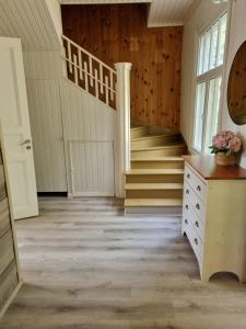 Villa and cottage by the sea