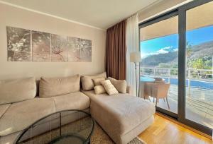 Sunset Poolside Retreat BlueH