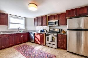 North End Apt Near Harbor