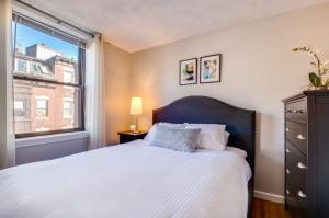 North End Apt Near Harbor