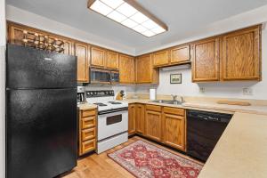 New! Aspen 4 Seasons - Seasonal pool - Close to beaches, parks, golf, and downtown