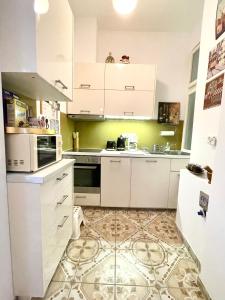 Gold Pearl Apartment 2 rooms at St Stephen s Basilica