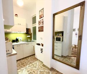 Gold Pearl Apartment 2 rooms at St Stephen s Basilica