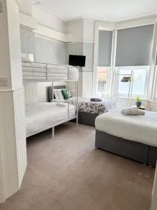 La Di Da Hotel beach town - Canford Cliffs