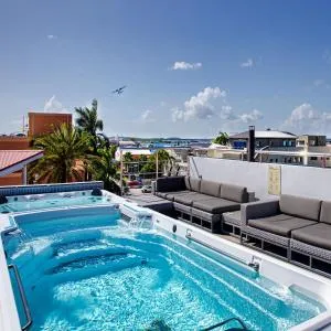 Commodore Suites - Lowlands