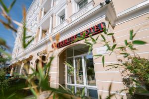TRIBUTE Hotel