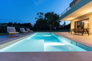 Villa Zidine, luxury villa with seaview and salt pool water