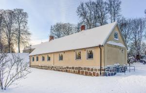 Amazing Home In Tomelilla With Wi-Fi