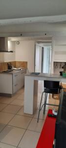 Charmant studio avec terrasse ombragée