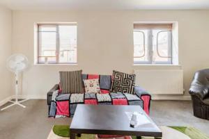 Lovely Apartment with Garden & Parking