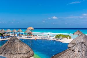 Ocean View, 3 King Beds, Balcony