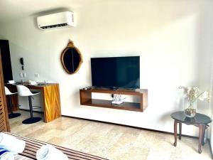 Central Studio Luxurious Condo Fast Wifi