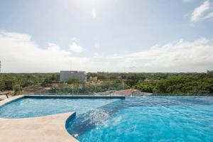 Central Studio Luxurious Condo Fast Wifi