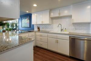 Spacious Luxury Oceanfront Condo w Huge Views