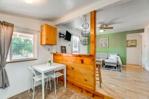 Grants Pass Cottage about 8 Mi to Rogue River!