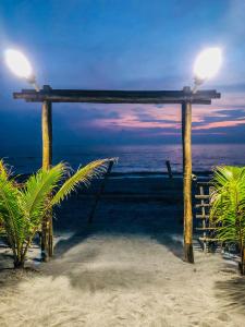 Tiny Beach Hut - Faith Bay Huts 3