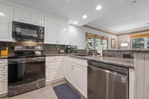 The Charter at Beaver Creek E0205