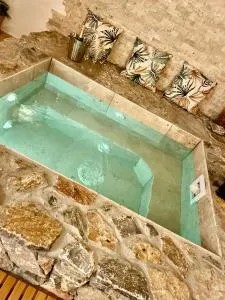 I pozzi jacuzzi furiani love room haute corse - 菲里亚尼