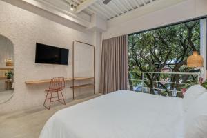 Botánica Casa Hotel Manila by HOUSY