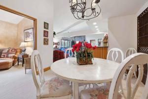 The Charter at Beaver Creek E4305