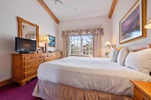 The Charter at Beaver Creek E2205