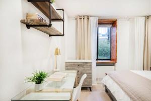 75-1A NEW Prime UES W D in unit Elevator