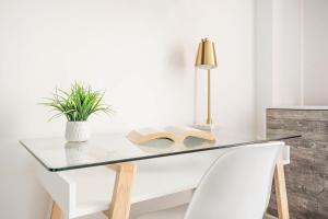 75-1A NEW Prime UES W D in unit Elevator