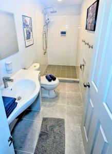 Beach Front Queens Castle - Kid friendly, Holiday like Royalty