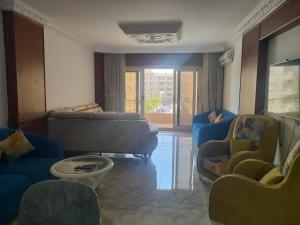 شقة 172 متر كمبوند المنتزه 6 أكتوبر سوبر لوكس