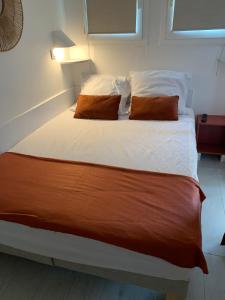 Rez de jardin Privatif clos-batiment centre FH007 -Appartement avec chambre -Parking couvert - climatisation - vue Mer -Saint Raphaël cap Estérel Pierre et vacances