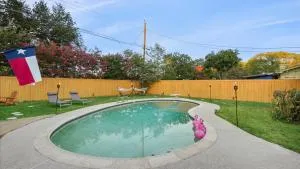 Holiday 4BR 2BA Home with Pool, Hot Tub, Fire Pit - Sowers