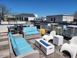 Social House with Downtown View Terrace & King bed & 2-car garage parking!