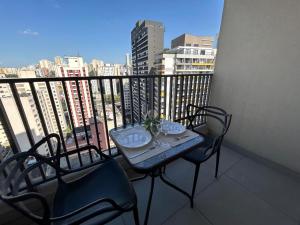 Studio ao lado do Shopping Frei Caneca