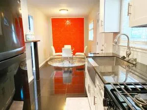 Chic Victorian Oasis - Oakland Heart - Alameda