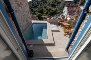 Family friendly house with a swimming pool Cove Zarace - Dubovica, Hvar - 23502