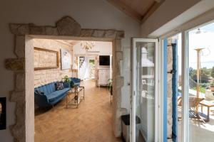 Family friendly house with a swimming pool Cove Zarace, Hvar - 23502